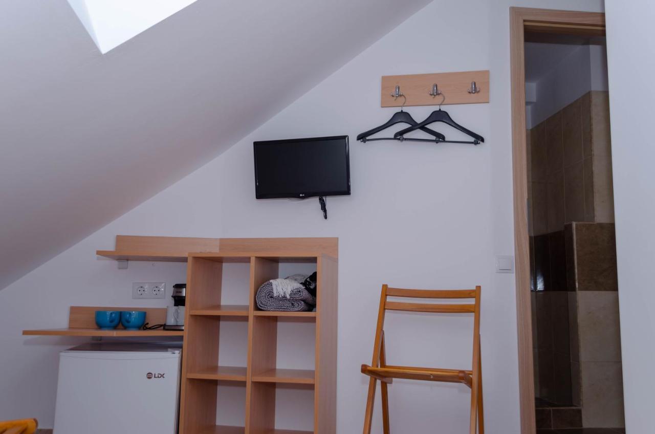 Appartamento Mansarda Mica Cu Baie Proprie Cluj-Napoca Esterno foto